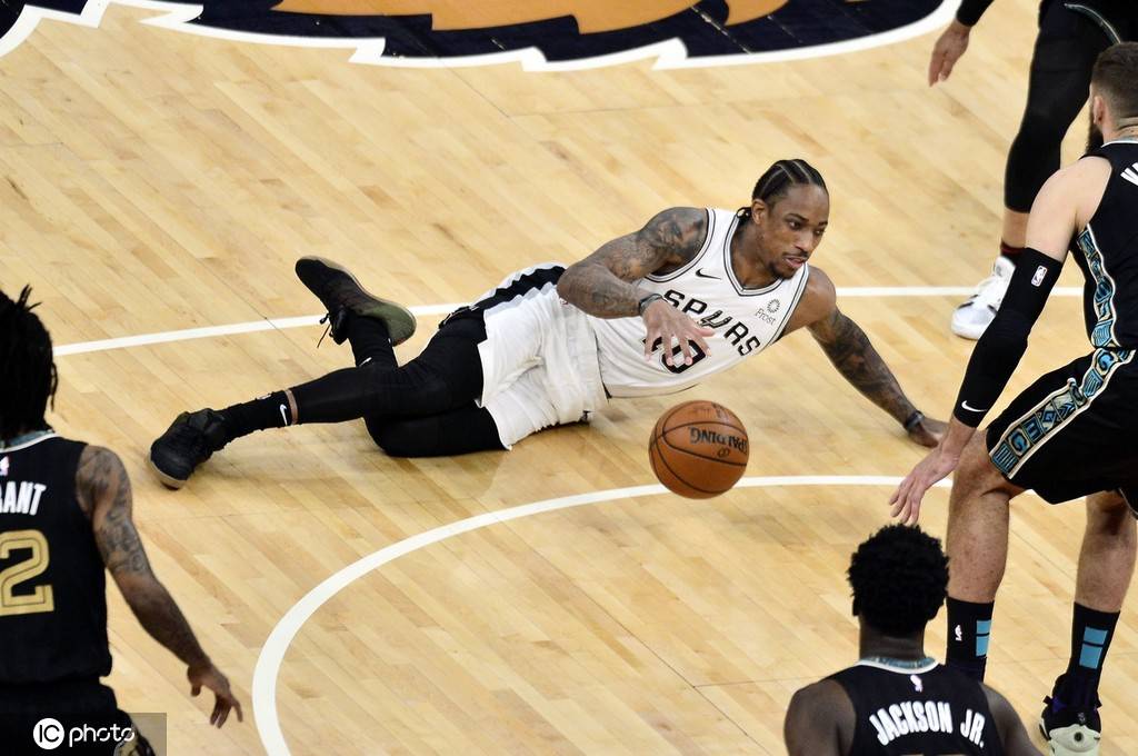  社区盾赛程吃紧，国际米兰今夜手感冰凉，悬念犹存，团队化学反应显著